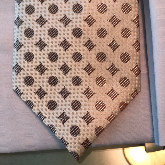 Tie - Picture 2 of 3